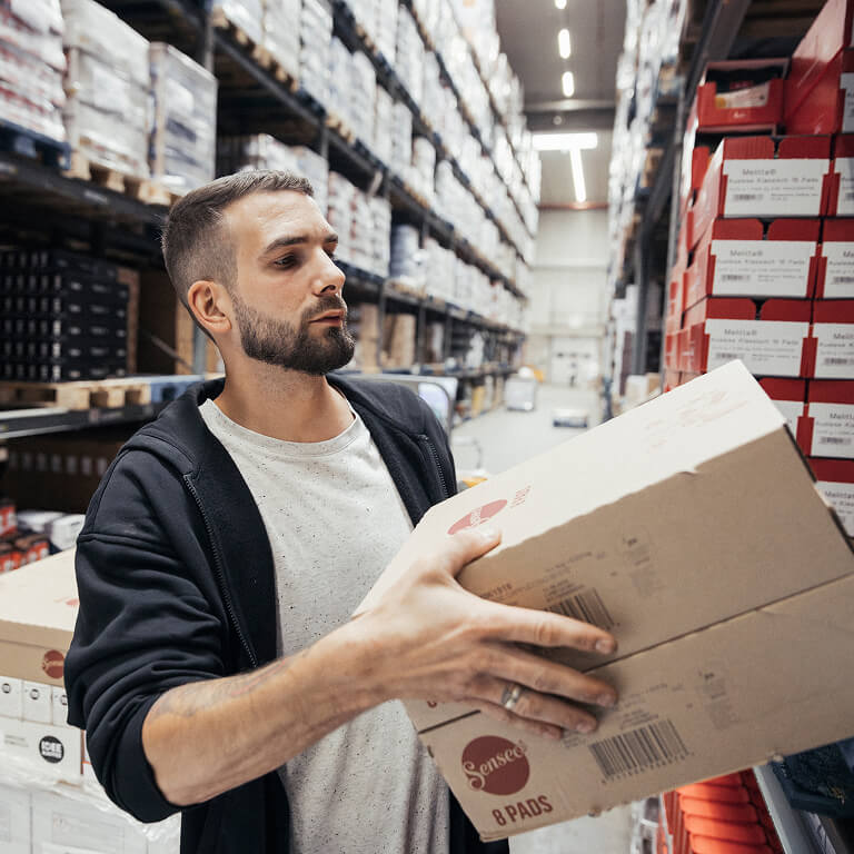 20240731_Hofer_Bela_EB_Zentrallager_01090_Highres_retuschiert